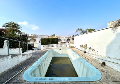 Resale · Semidetached villa · Torrevieja · Los balcones