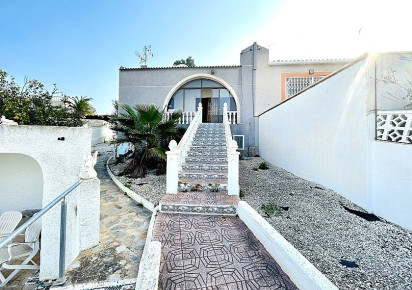 Resale · Semidetached villa · Torrevieja · Los balcones