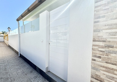 Resale · Semidetached villa · Torrevieja