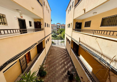 Resale · studio apartment · El Chaparral