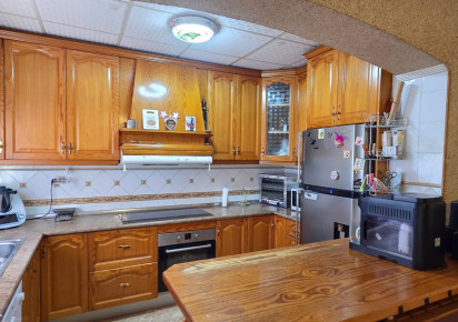 Resale · Townhouse · San Isidro