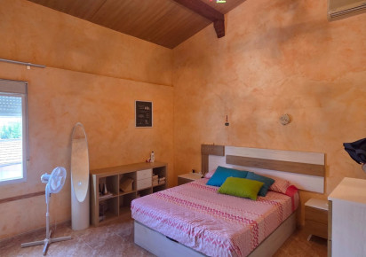 Resale · Townhouse · San Isidro