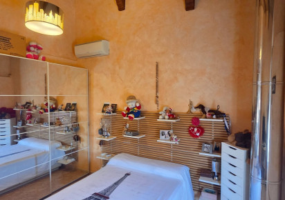 Resale · Townhouse · San Isidro