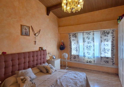 Resale · Townhouse · San Isidro