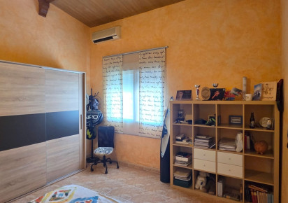 Resale · Townhouse · San Isidro