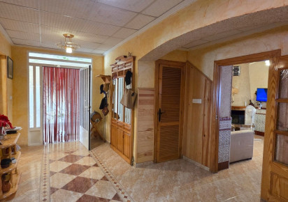 Resale · Townhouse · San Isidro