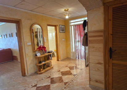 Resale · Townhouse · San Isidro