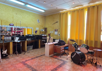 Resale · Townhouse · San Isidro