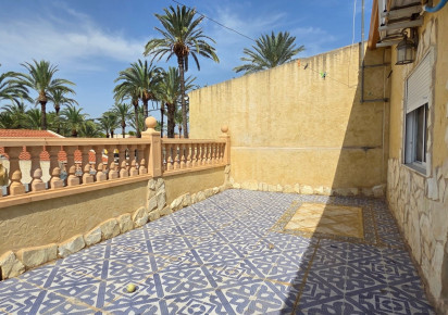 Resale · Townhouse · San Isidro