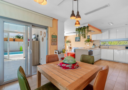 Resale · Villa · Benijofar