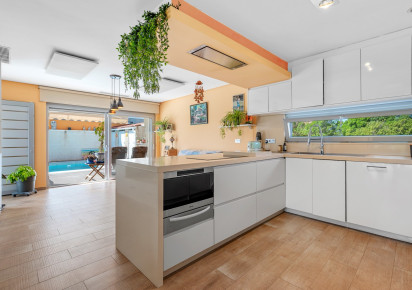 Resale · Villa · Benijofar