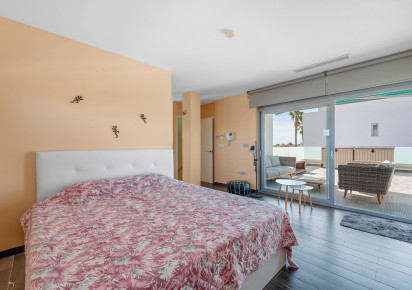 Resale · Villa · Benijofar