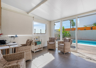 Resale · Villa · Benijofar