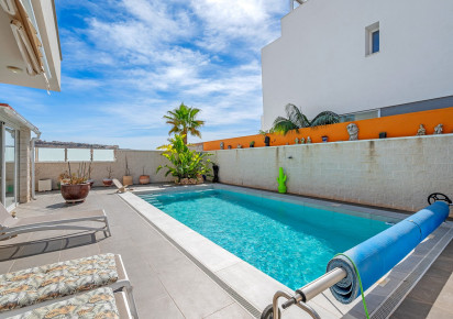 Resale · Villa · Benijofar