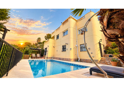 Resale · Villa · Dehesa de Campoamor · Las Ramblas Golf