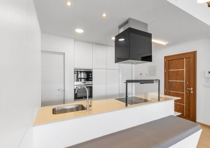Resale · Villa / Detached · Benijofar