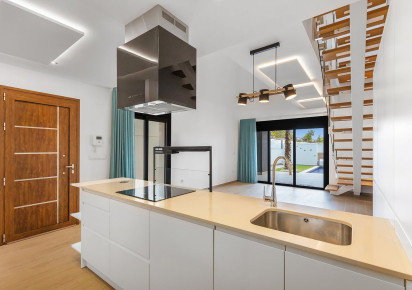 Resale · Villa / Detached · Benijofar