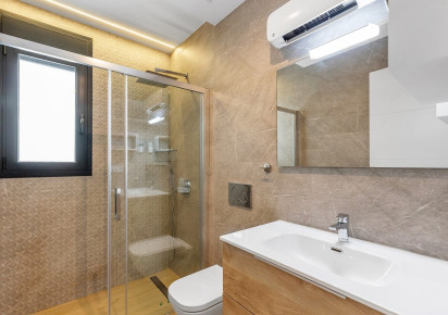 Resale · Villa / Detached · Benijofar