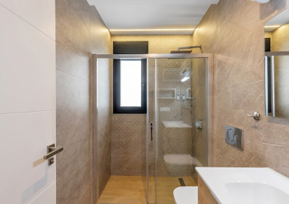 Resale · Villa / Detached · Benijofar