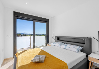 Resale · Villa · Los Alcazares · Serena Golf