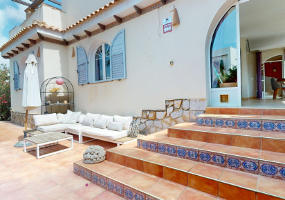 Resale · Villa · Orihuela Costa · La Zenia