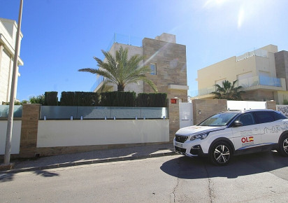 Resale · Villa · Orihuela Costa · La Zenia