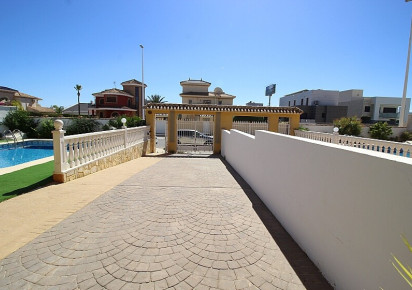 Resale · Villa · Orihuela Costa · La Zenia