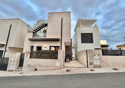 Resale · Villa · Orihuela Costa · Pau 26