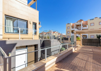Resale · Villa · Orihuela Costa