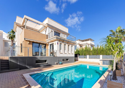 Resale · Villa · Orihuela Costa