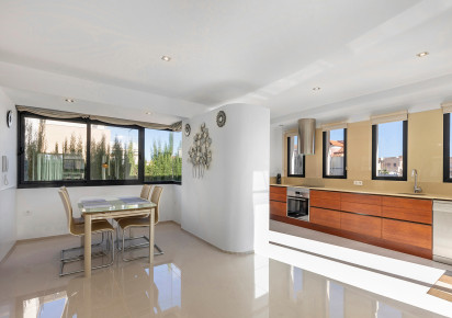 Resale · Villa · Orihuela Costa