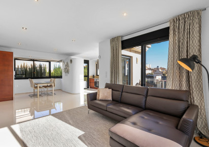 Resale · Villa · Orihuela Costa