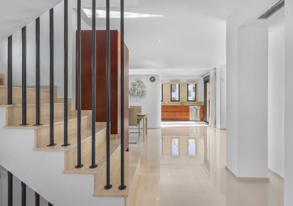 Resale · Villa · Orihuela Costa