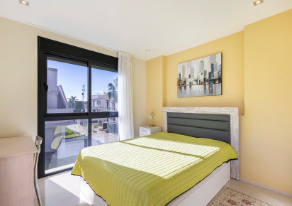 Resale · Villa · Orihuela Costa