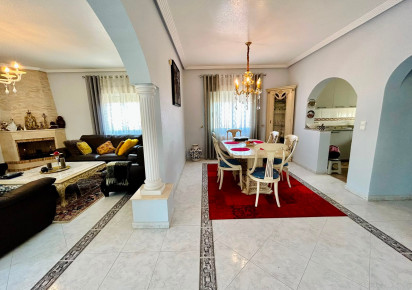 Resale · - VILLA · Orihuela · Los Balcones