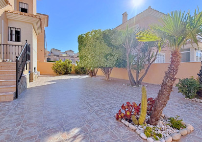 Resale · Villa · Orihuela · Orihuela Costa