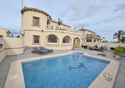 Resale · Villa · San Miguel de Salinas · Eagle´s Nest