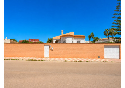 Resale · Villa · Torrevieja · LA SIESTA