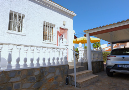 Resale · Villa · Torrevieja · Urbanización San Luis