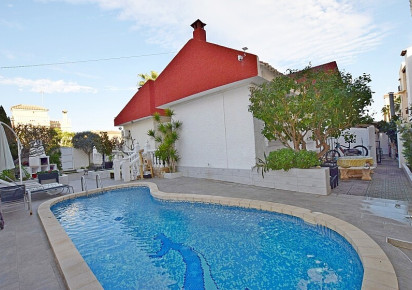 Resale · Villa · Torrevieja