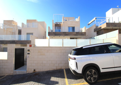 Resale · Villa · Villamartin