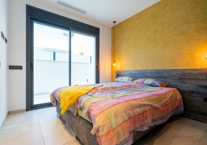 Resale · Villas · Rojales