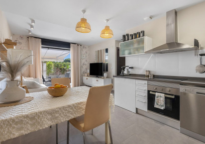 Reventa · APARTAMENTO PLANTA BAJA · La Mata · Playa