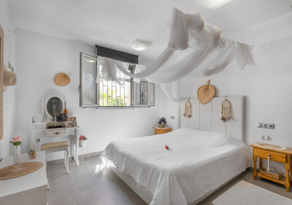 Reventa · APARTAMENTO PLANTA BAJA · La Mata · Playa