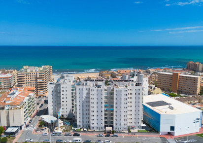 Reventa · APARTAMENTO PLANTA BAJA · La Mata · Playa
