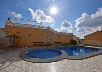 Reventa · APARTAMENTO PLANTA BAJA · Orihuela Costa · Villamartin area