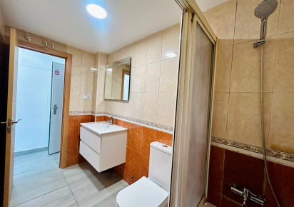 Reventa · APARTAMENTO · Torrevieja Centro · Torrevieja
