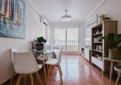 Reventa · APARTAMENTO · Torrevieja · Centro