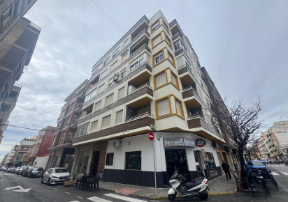Reventa · APARTAMENTO · Torrevieja · Muelle Pesquero