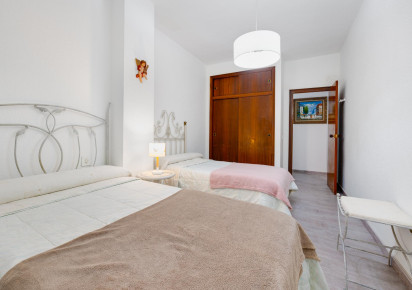 Reventa · APARTAMENTO · Torrevieja · Piscinas naturales